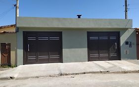 Casa de Praia -500 metros da Praia - Com 06 camas -sendo duas de casal - Garagem e entrada individual- Ar condicionado e roupa de cama
